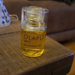 OLAPLEX No.7 Bonding Oil in Clear and Yellow
